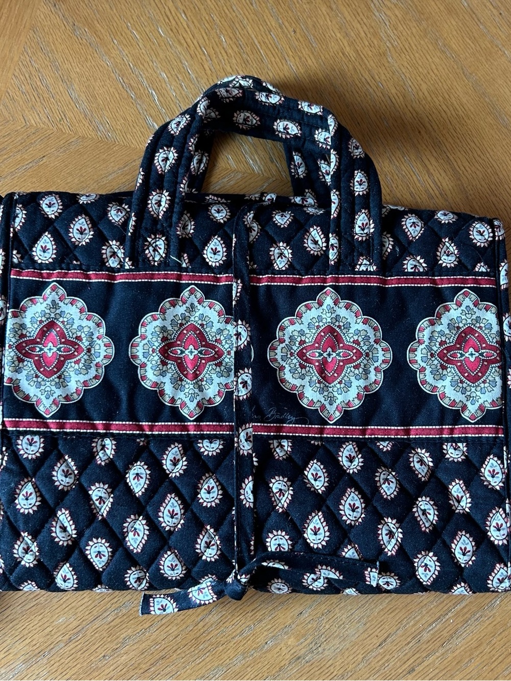 Vera Bradley Quilted Cotton Trifold Travel Organizer Retired “Classic Black”.